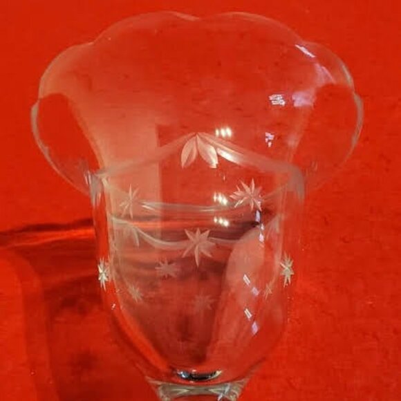 Massive 12 inch Tall TULIP FLUTED GLASS Flower Embossed - Mint Perfect 10. - Picture 2 of 5